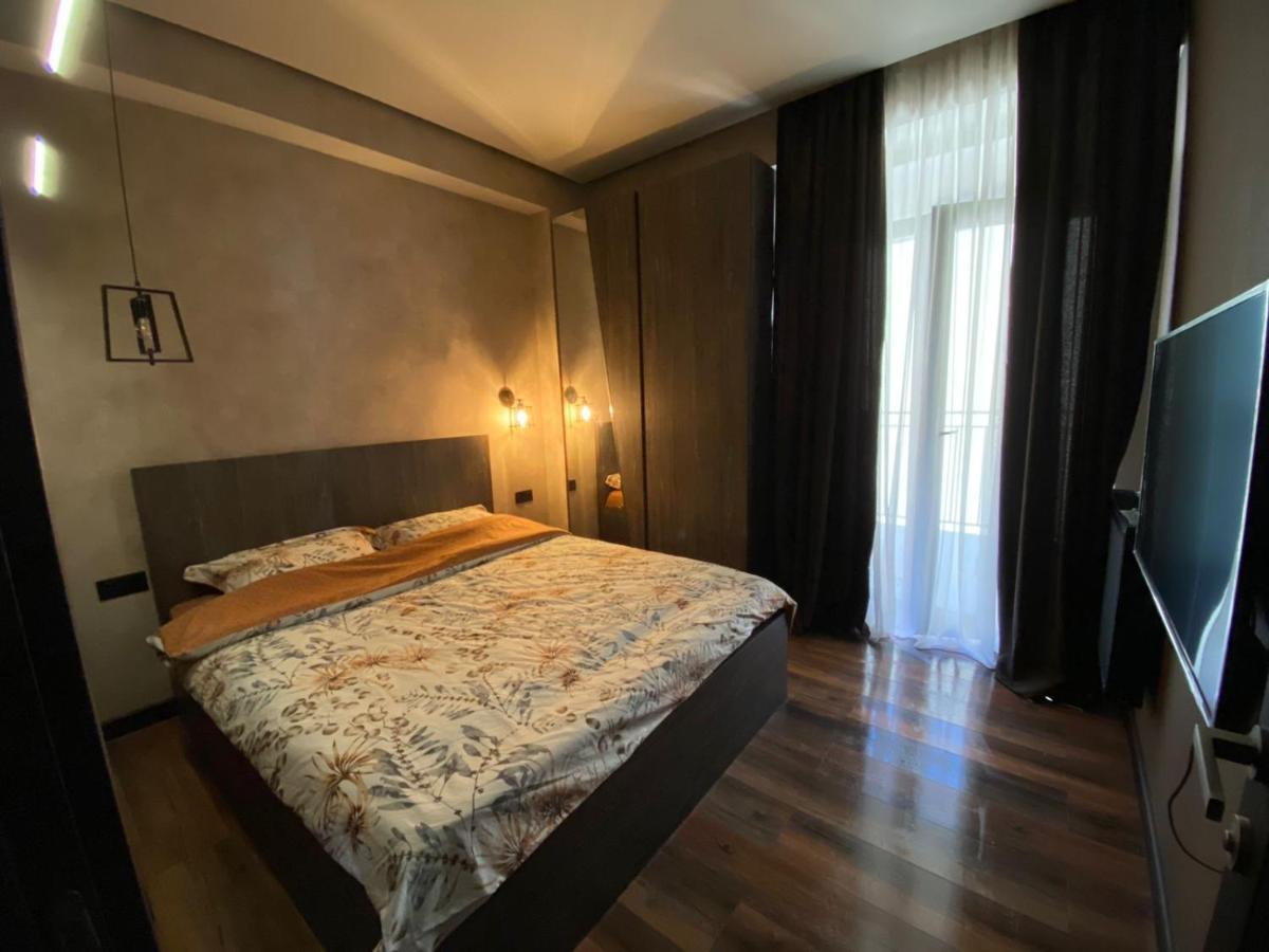 New Apartment With Terrace ティビリシ エクステリア 写真