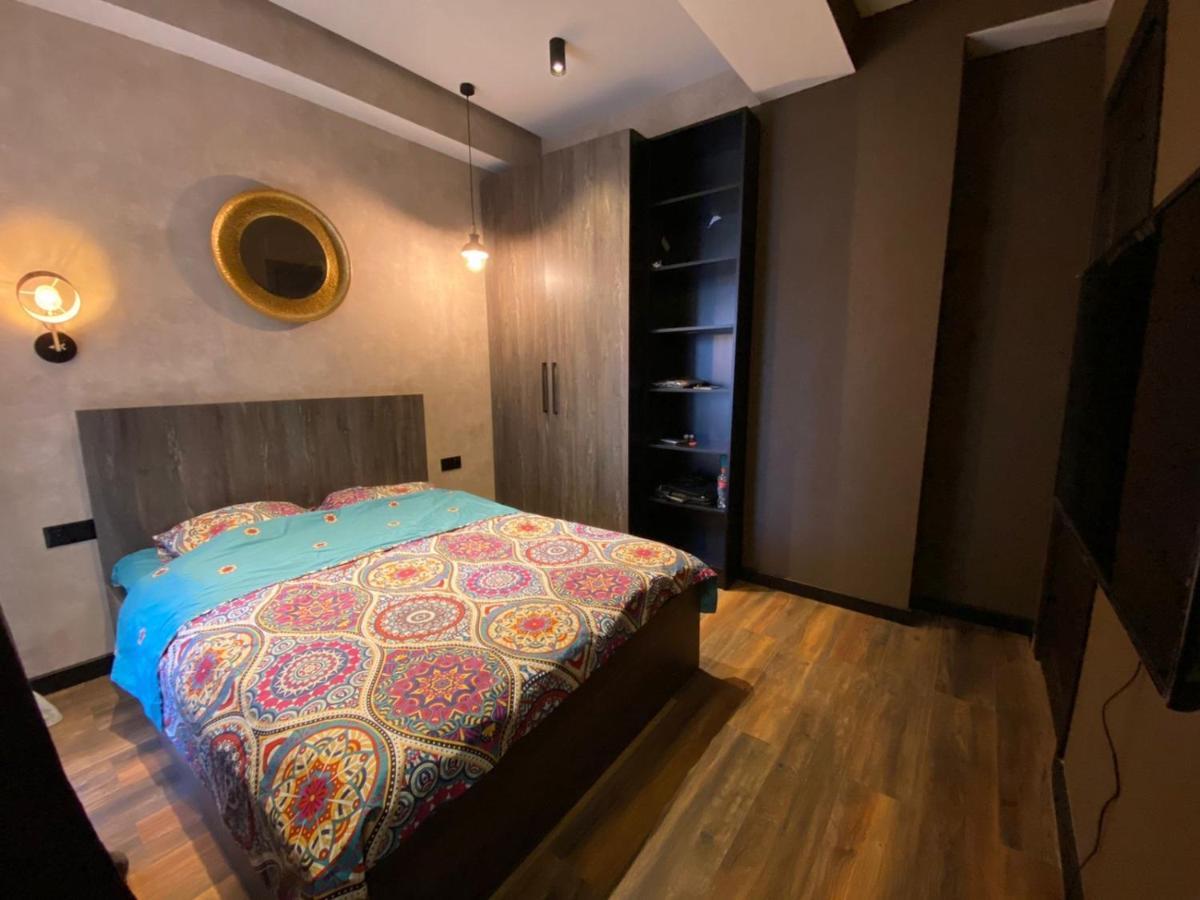 New Apartment With Terrace ティビリシ エクステリア 写真