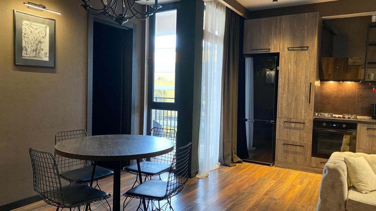 New Apartment With Terrace ティビリシ エクステリア 写真